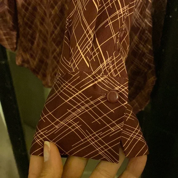 NWOT Equipment silk hatch cross signature blouse in wine - Picture 4 of 5